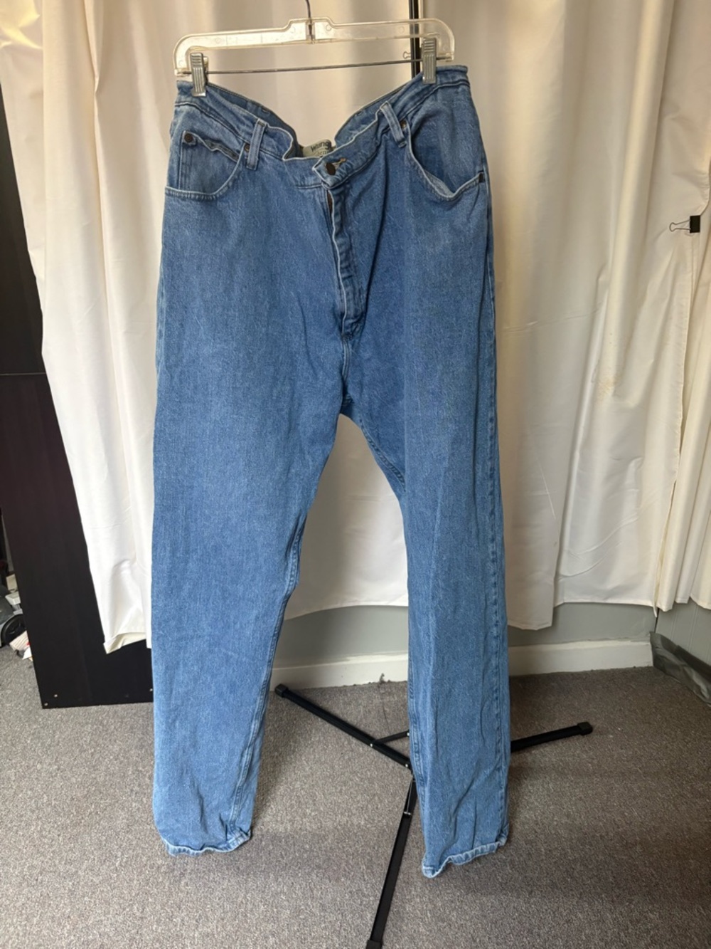 Wrangler Men's Light Blue Relaxed Fit Denim Jeans